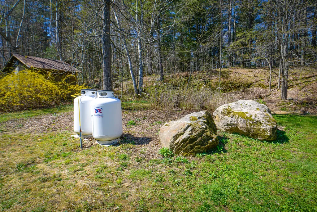 104 Dunn Road Norway ME 04268