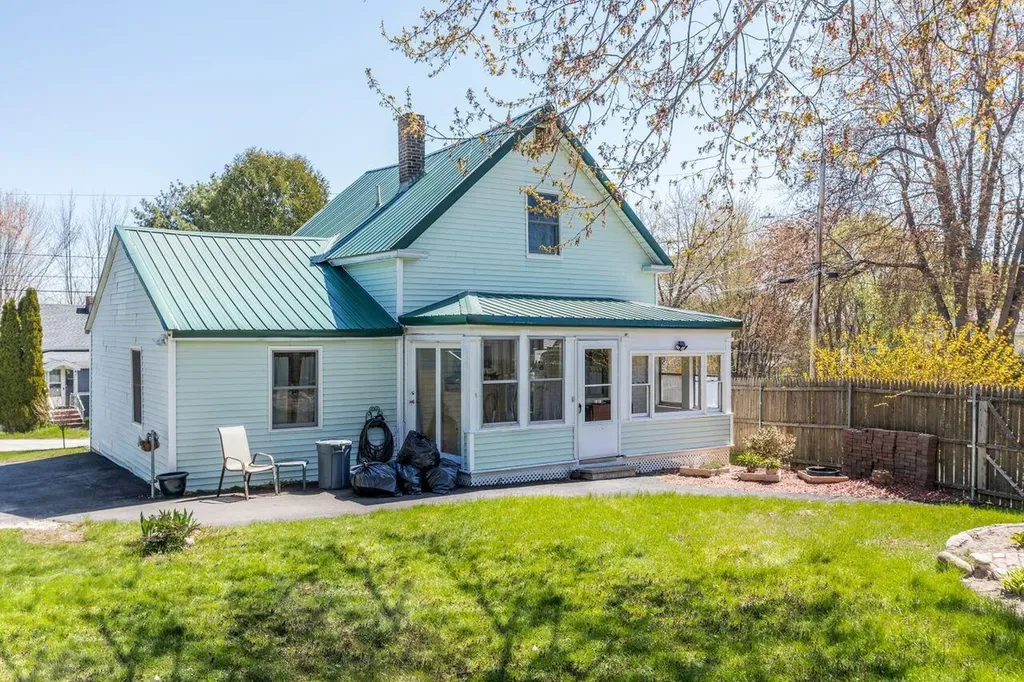 13 Johnson Street Lewiston ME 04240