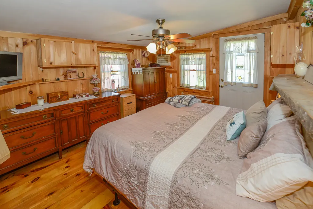 1335 N High Street Bridgton ME 04009