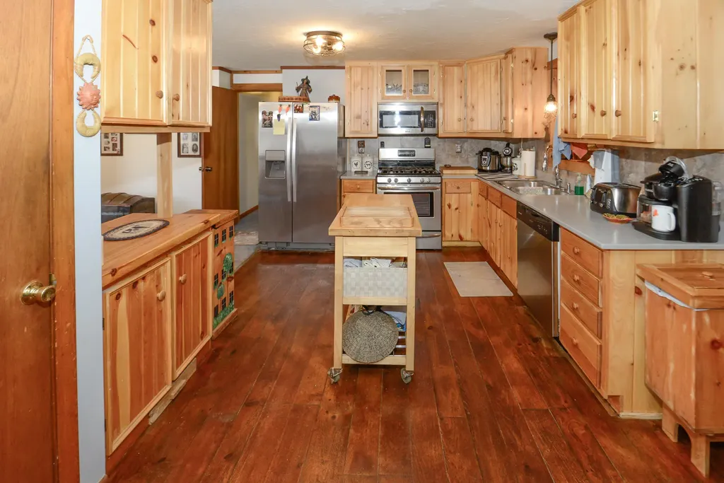 1335 N High Street Bridgton ME 04009