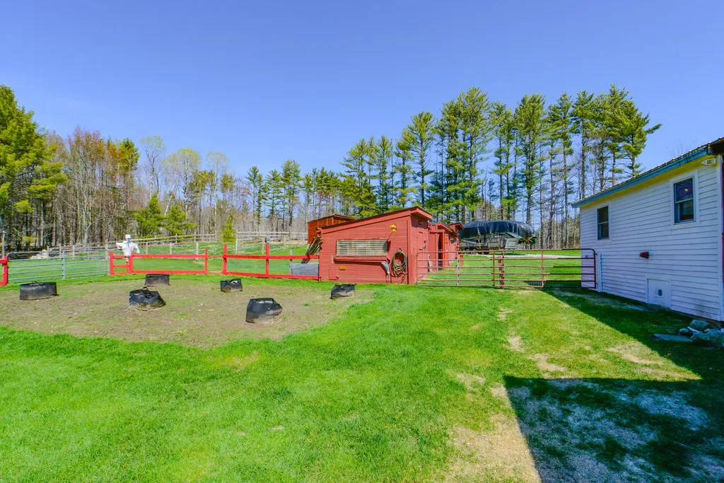 1335 N High Street Bridgton ME 04009