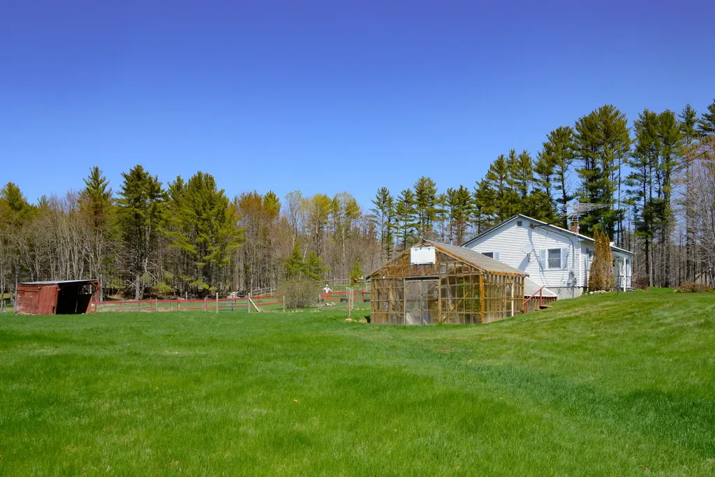 1335 N High Street Bridgton ME 04009