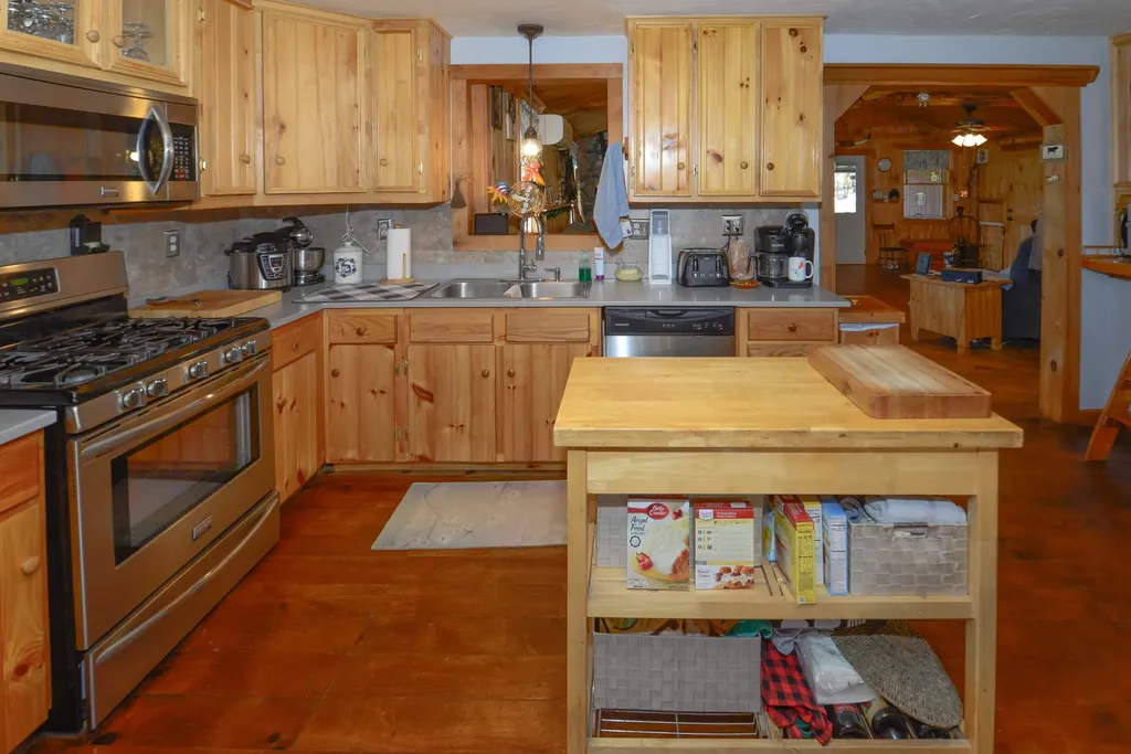 1335 N High Street Bridgton ME 04009