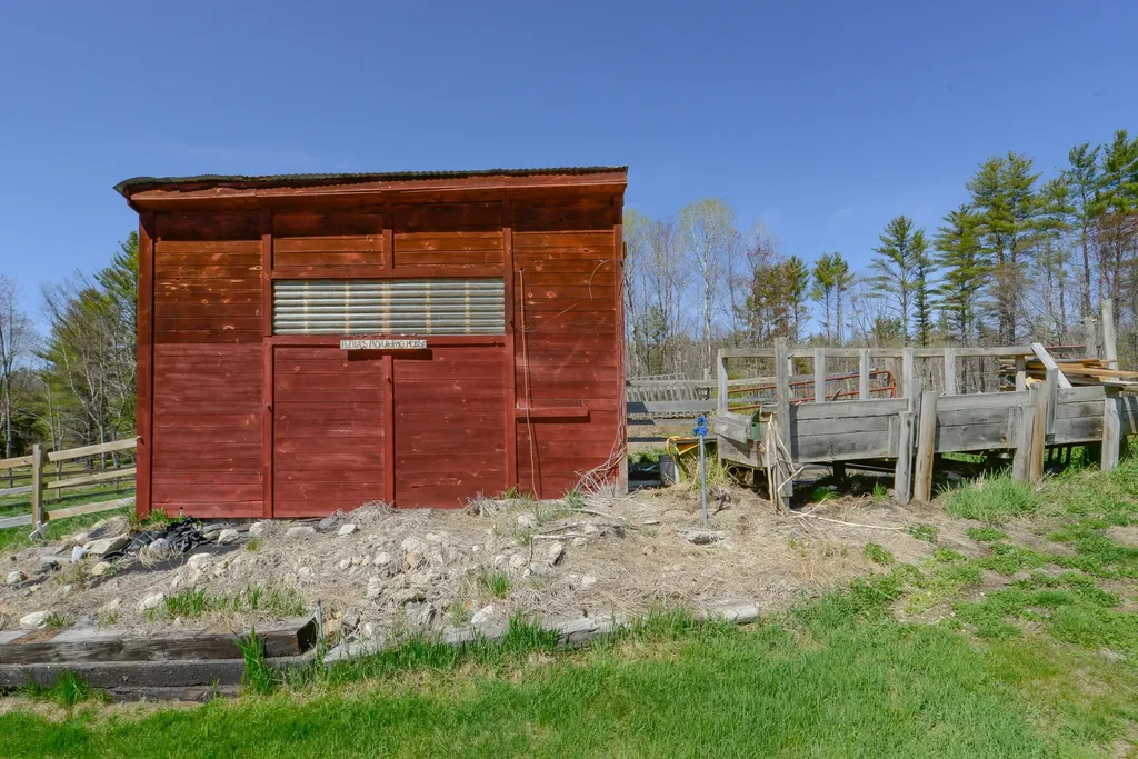 1335 N High Street Bridgton ME 04009