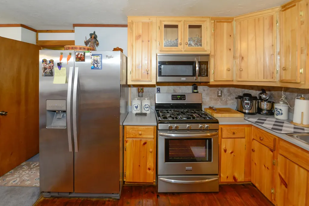 1335 N High Street Bridgton ME 04009