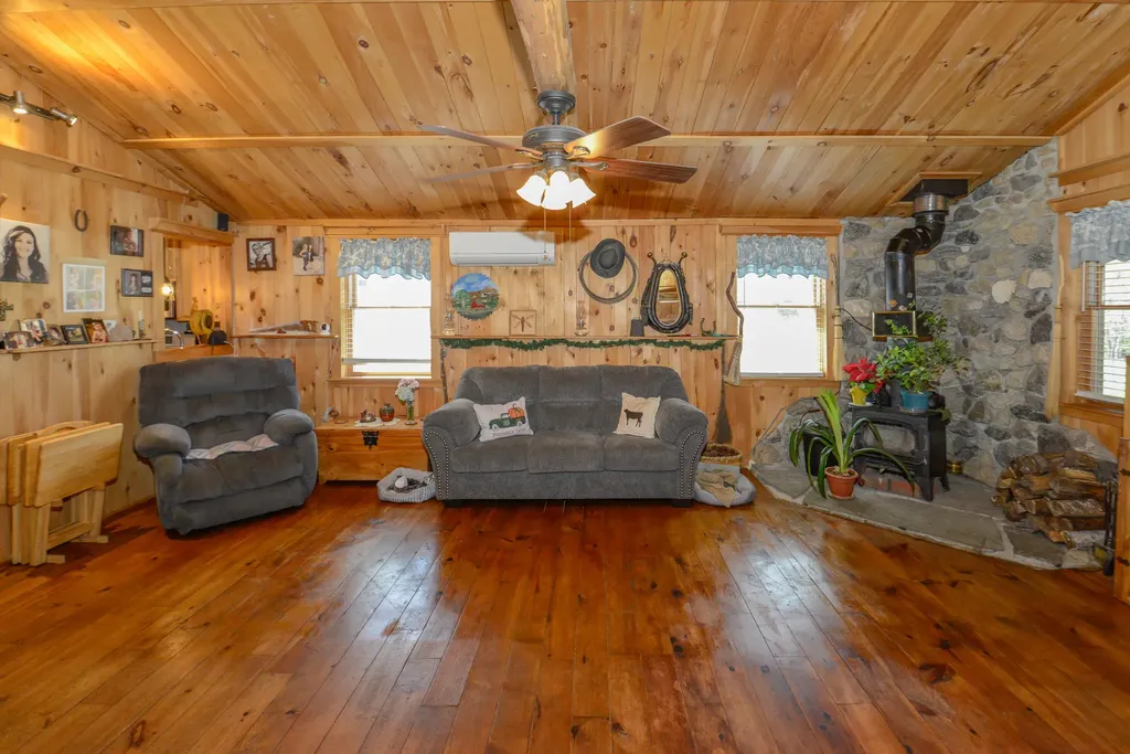 1335 N High Street Bridgton ME 04009