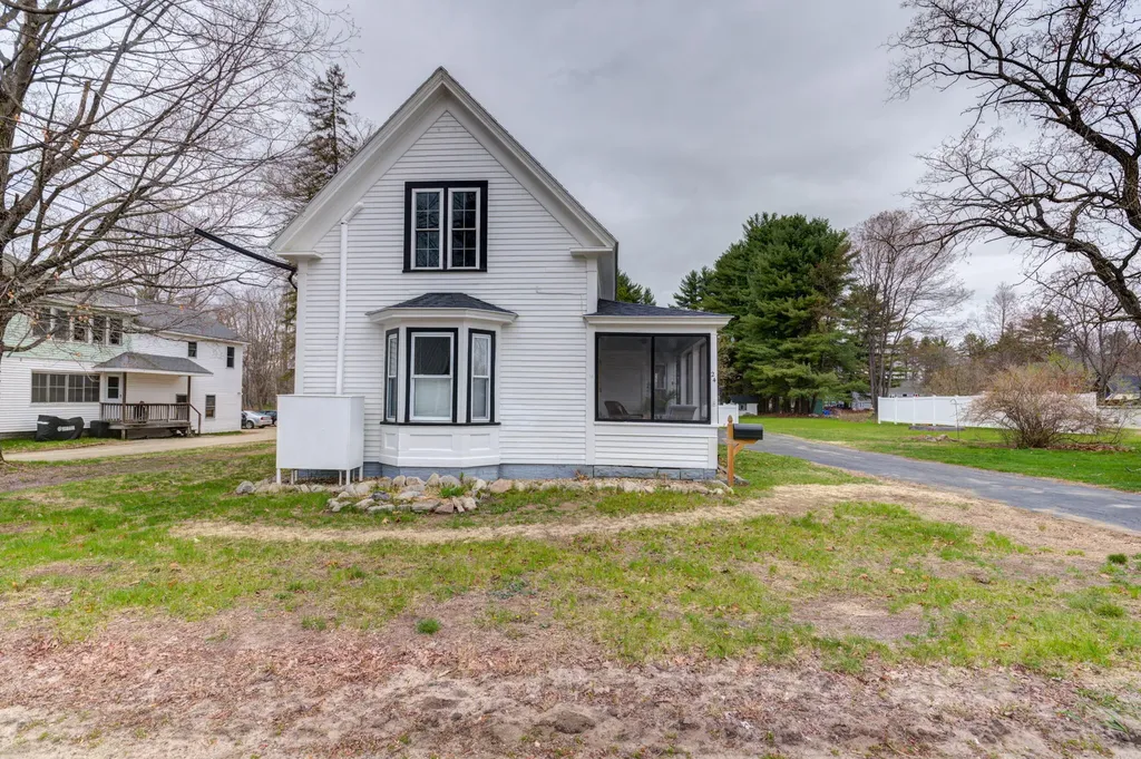 24 Tucker Street Norway ME 04268
