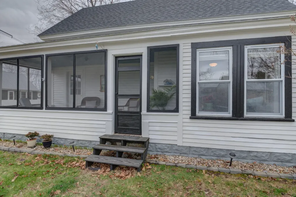 24 Tucker Street Norway ME 04268