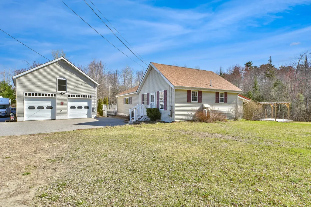 82 Tucker Road Wayne ME 04284