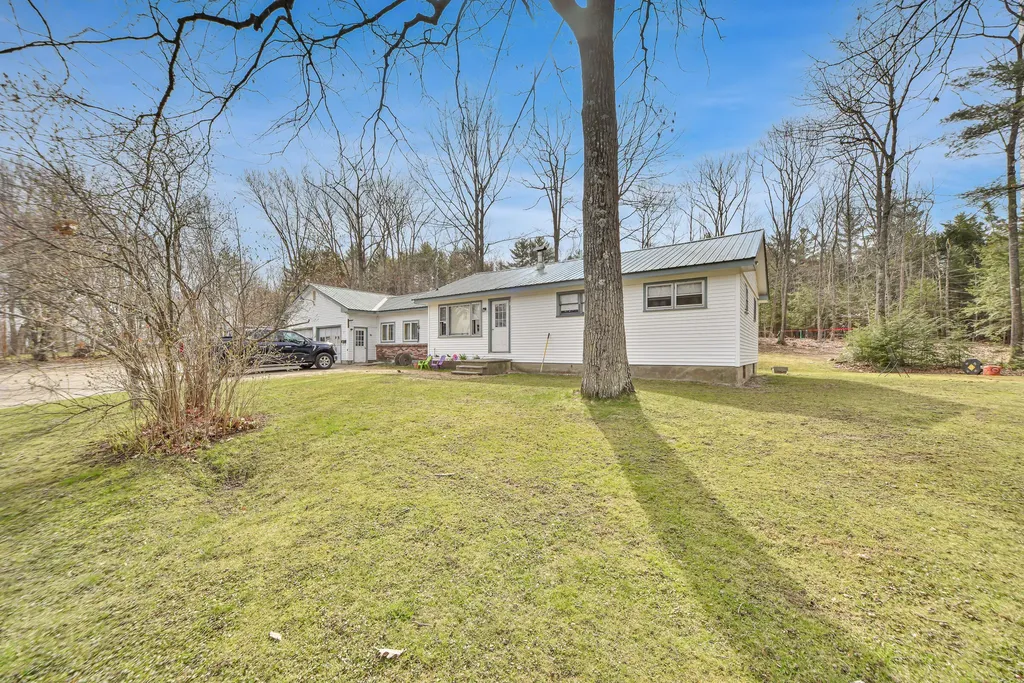 21 Smith Avenue Bridgton ME 04009