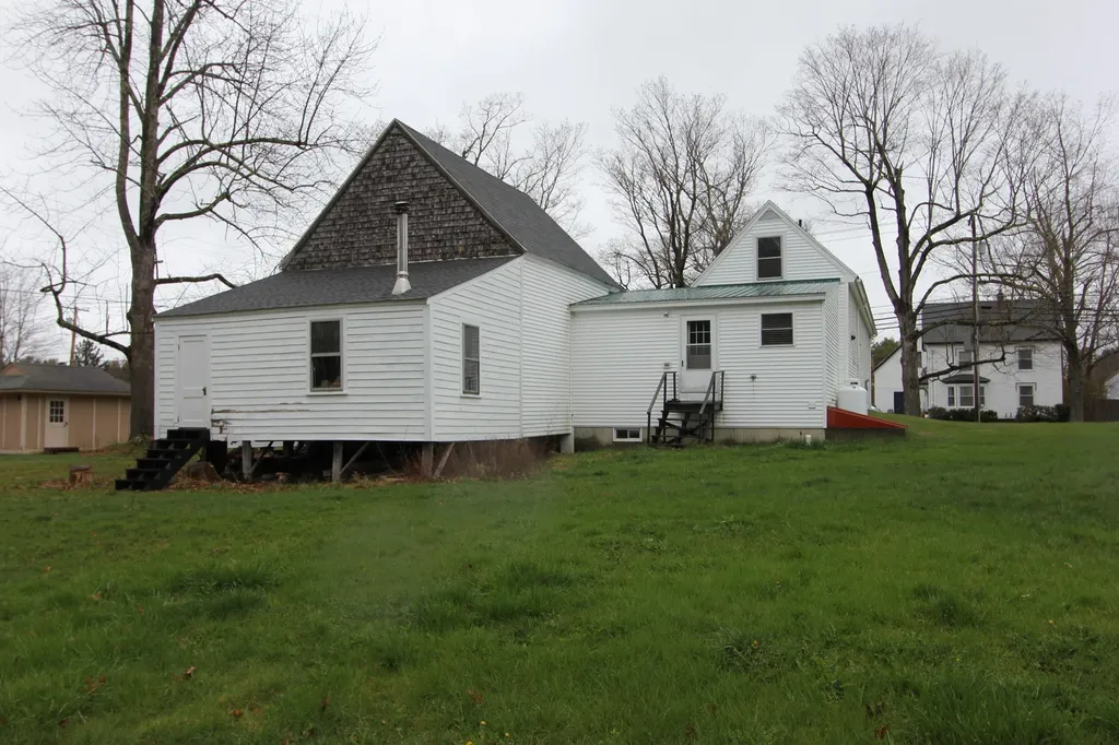 802 Main Street Monmouth ME 04259