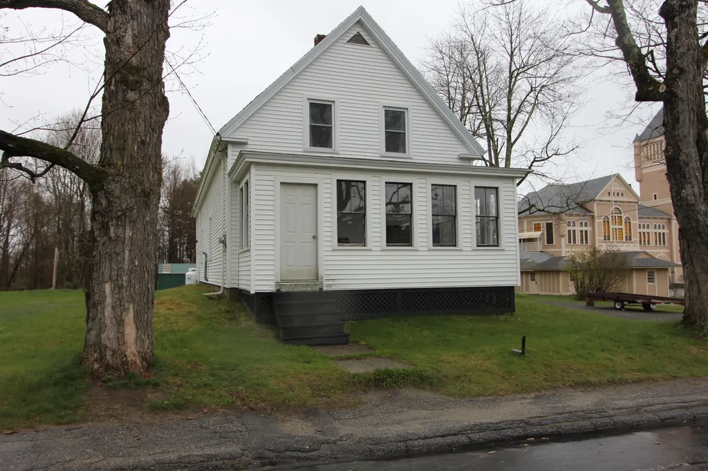 802 Main Street Monmouth ME 04259
