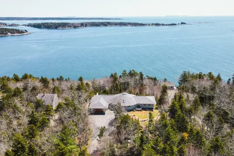 32 Ojibwa Trail Boothbay ME 04544
