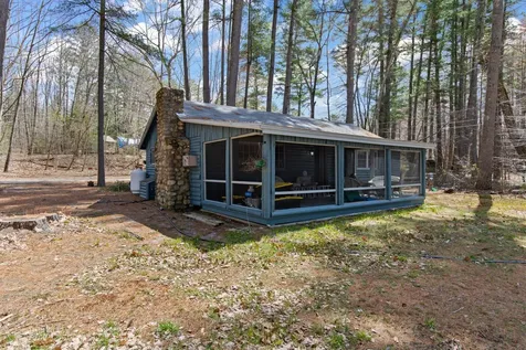 17 Hutchins Road Raymond ME 04071
