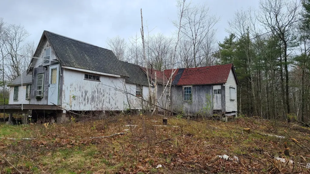 242 River Road Richmond ME 04357