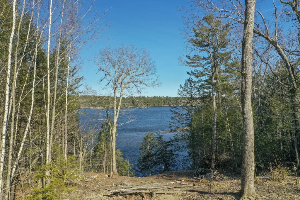 39 W West Chops Point Road Bath ME 04530