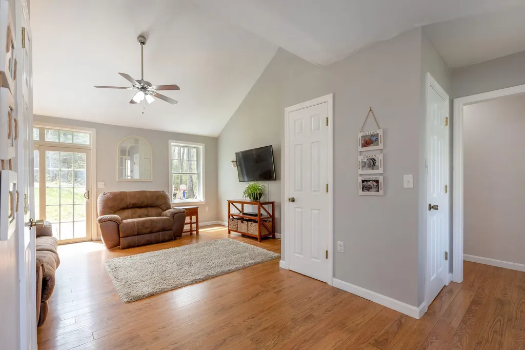 32 Partridge Drive Gardiner ME 04345