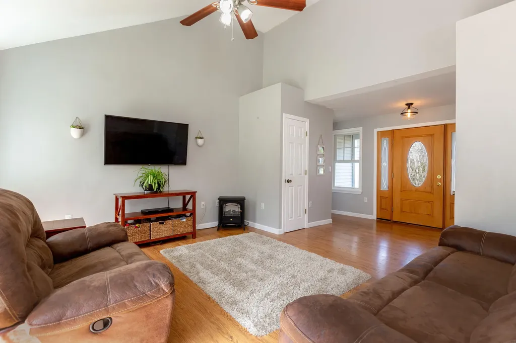 32 Partridge Drive Gardiner ME 04345