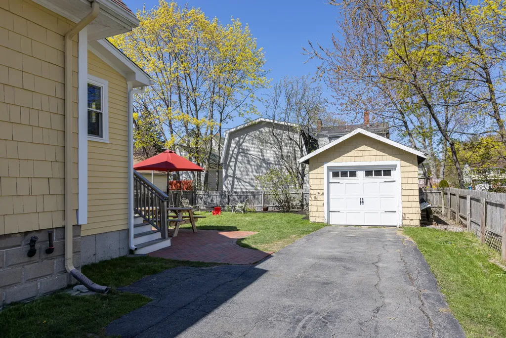25 Gleckler Road Portland ME 04103