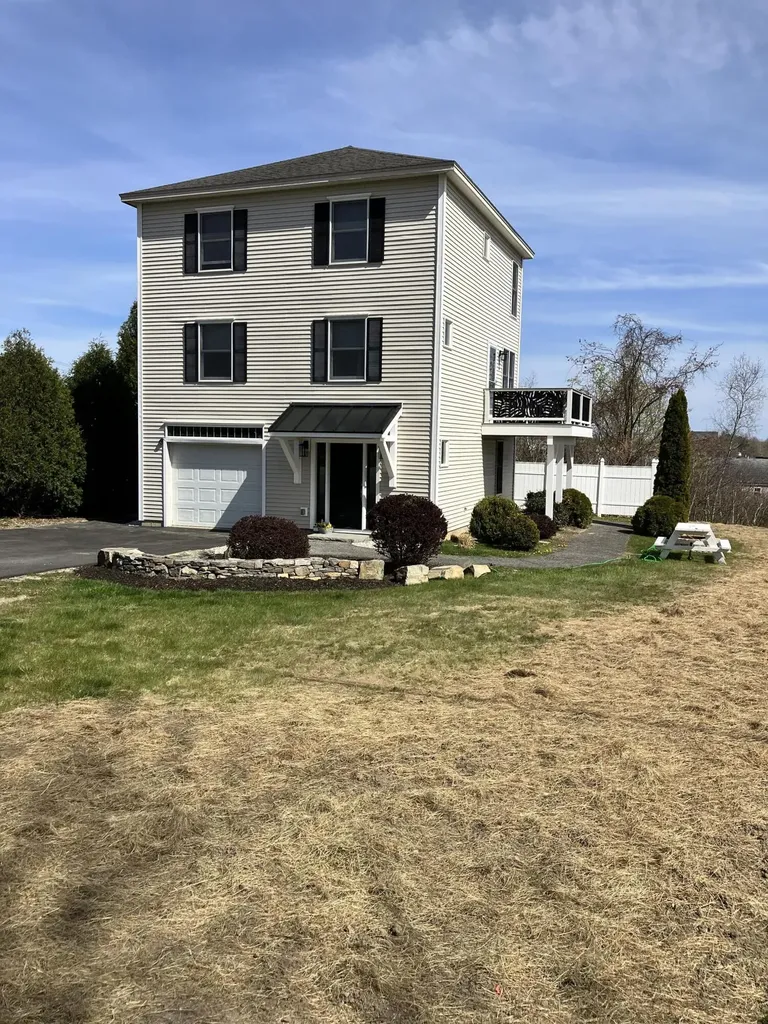 4 Holly Street Scarborough ME 04074