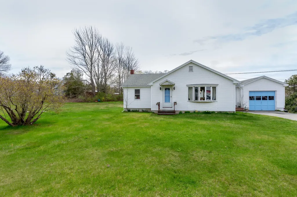 32 Corey Lane Boothbay ME 04537