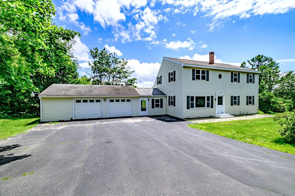 605 Gardiner Road Wiscasset ME 04578