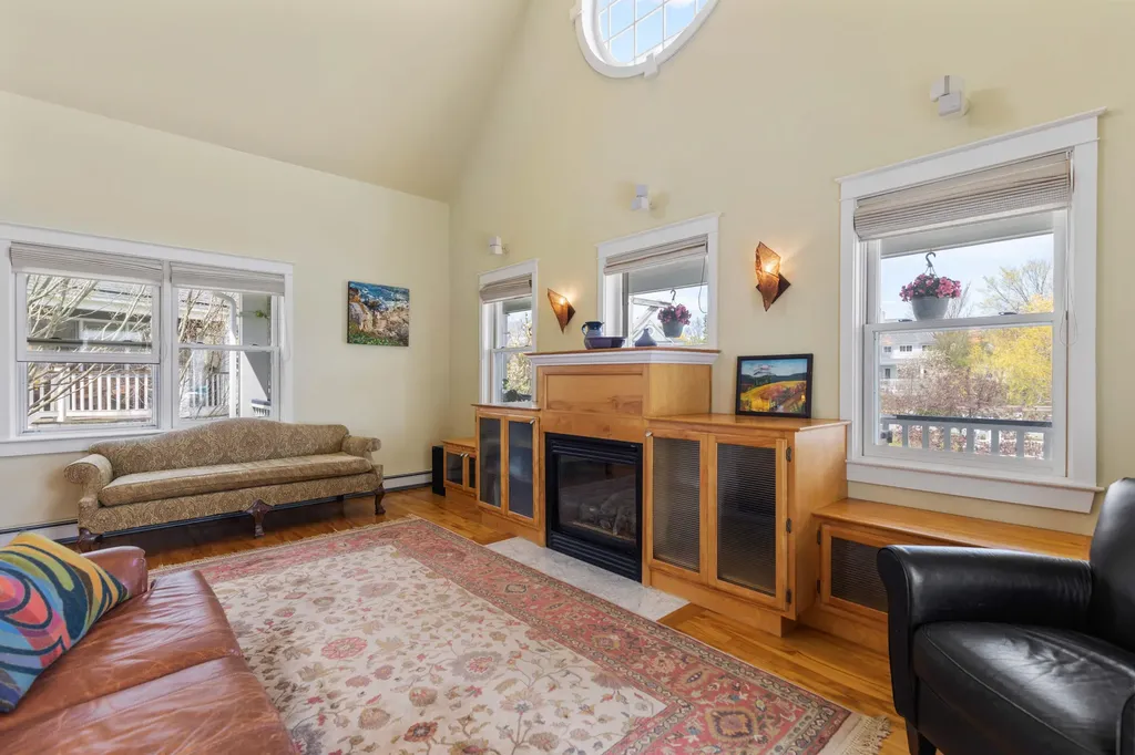 28 Willow Lane Portland ME 04102