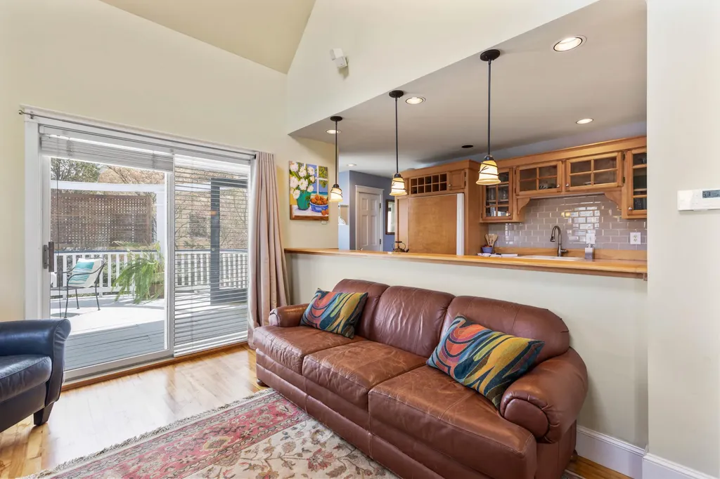 28 Willow Lane Portland ME 04102