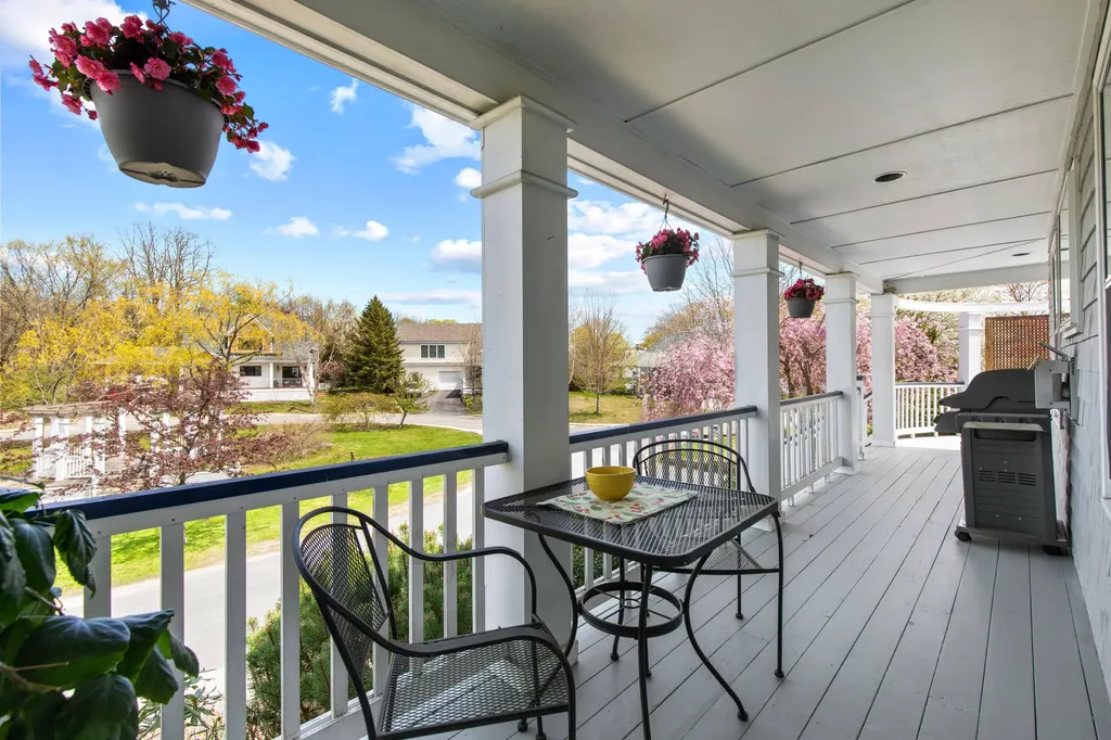 28 Willow Lane Portland ME 04102