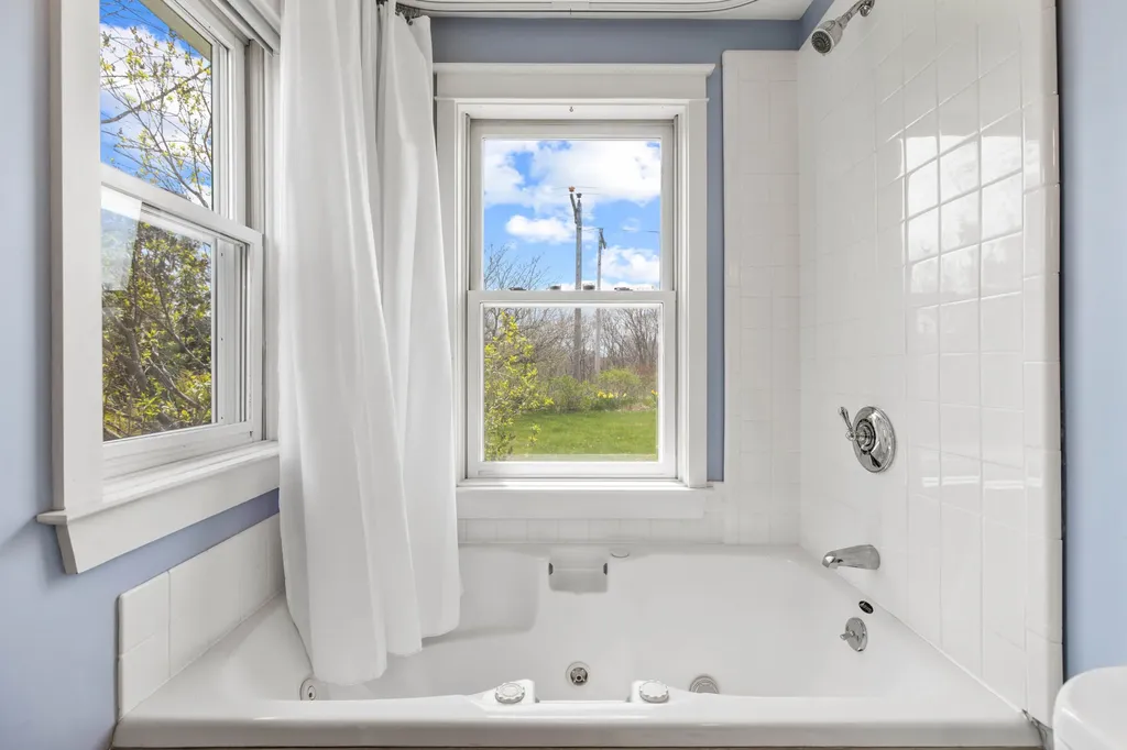 28 Willow Lane Portland ME 04102