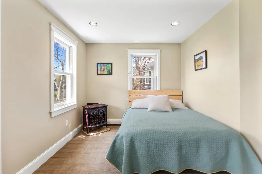 28 Willow Lane Portland ME 04102