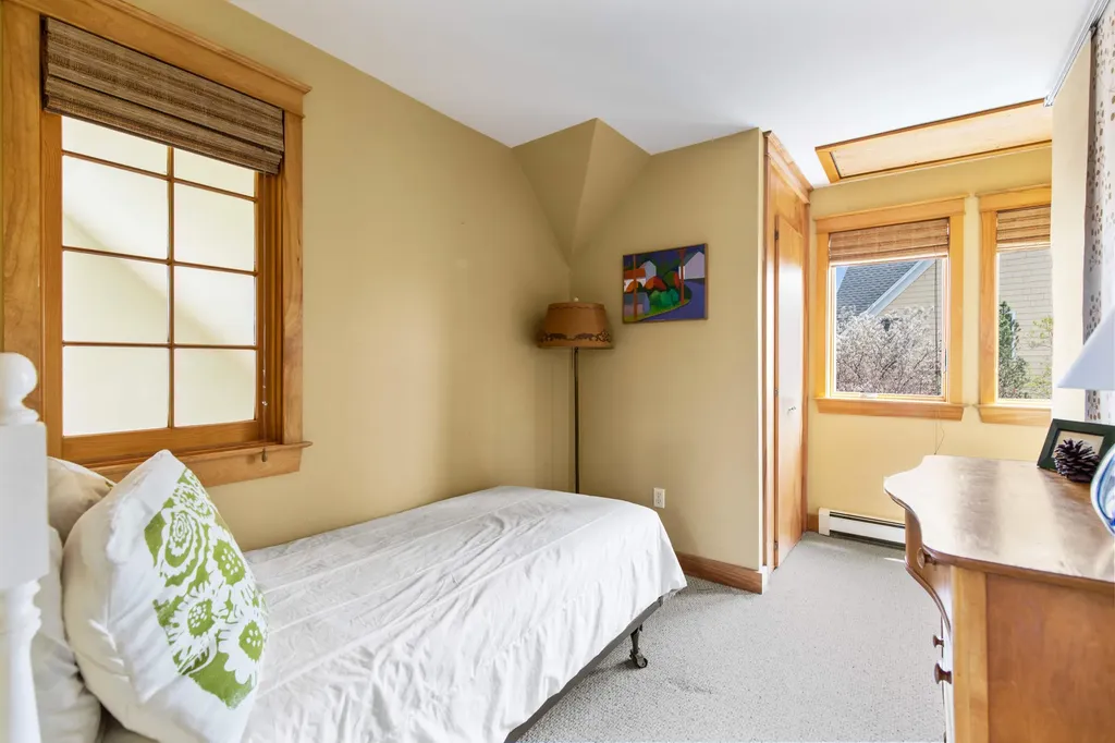 28 Willow Lane Portland ME 04102