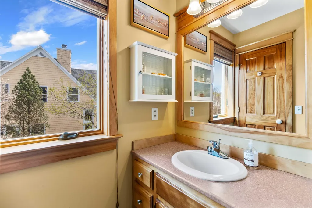 28 Willow Lane Portland ME 04102