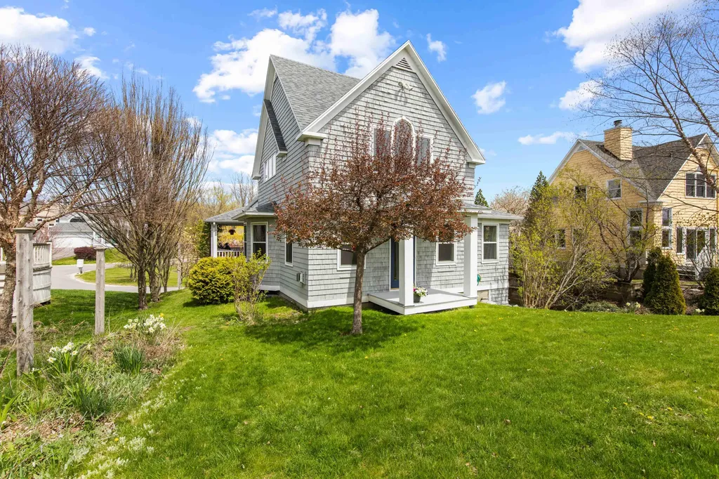 28 Willow Lane Portland ME 04102