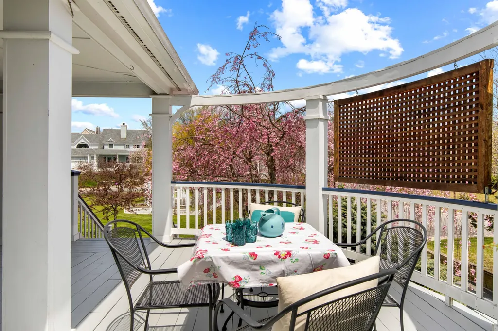 28 Willow Lane Portland ME 04102