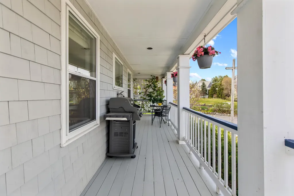 28 Willow Lane Portland ME 04102