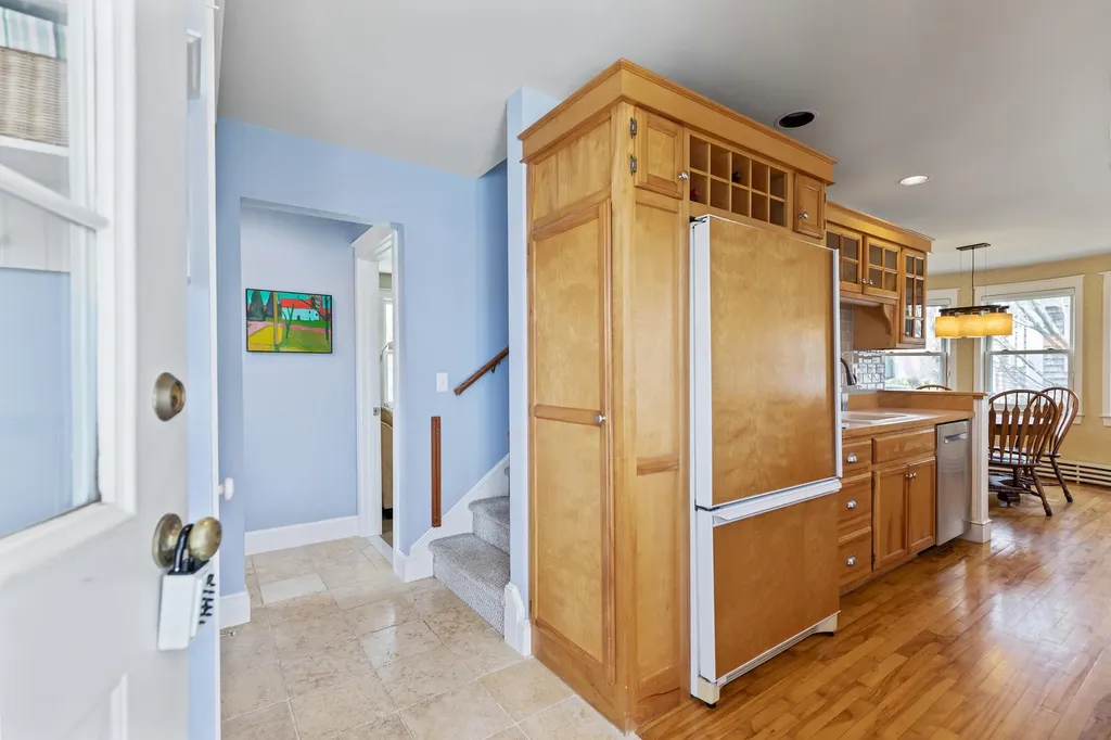 28 Willow Lane Portland ME 04102