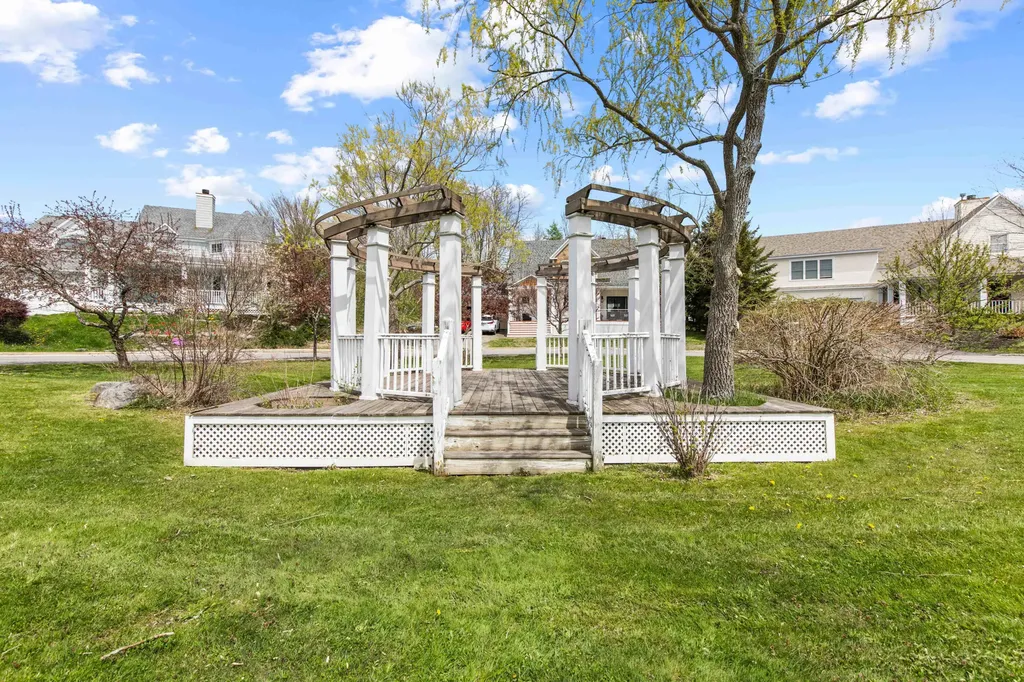 28 Willow Lane Portland ME 04102