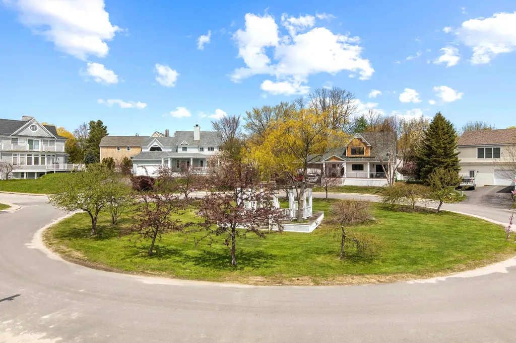 28 Willow Lane Portland ME 04102