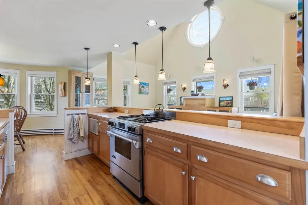 28 Willow Lane Portland ME 04102