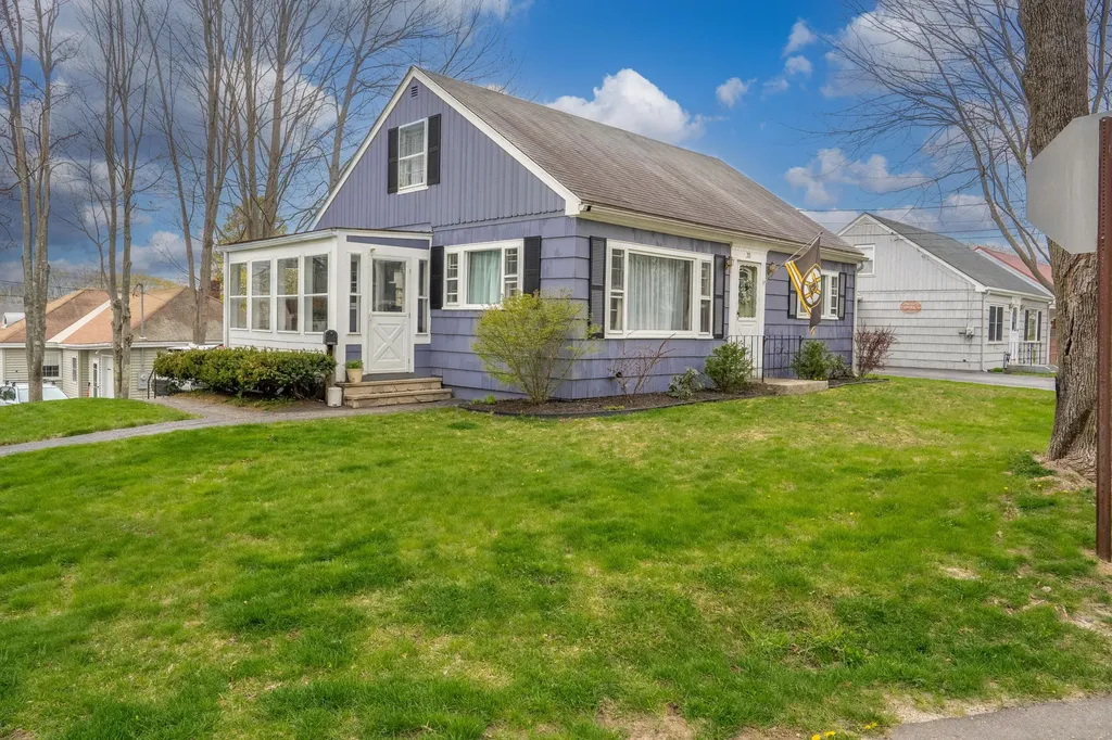33 Brown Street Lewiston ME 04240