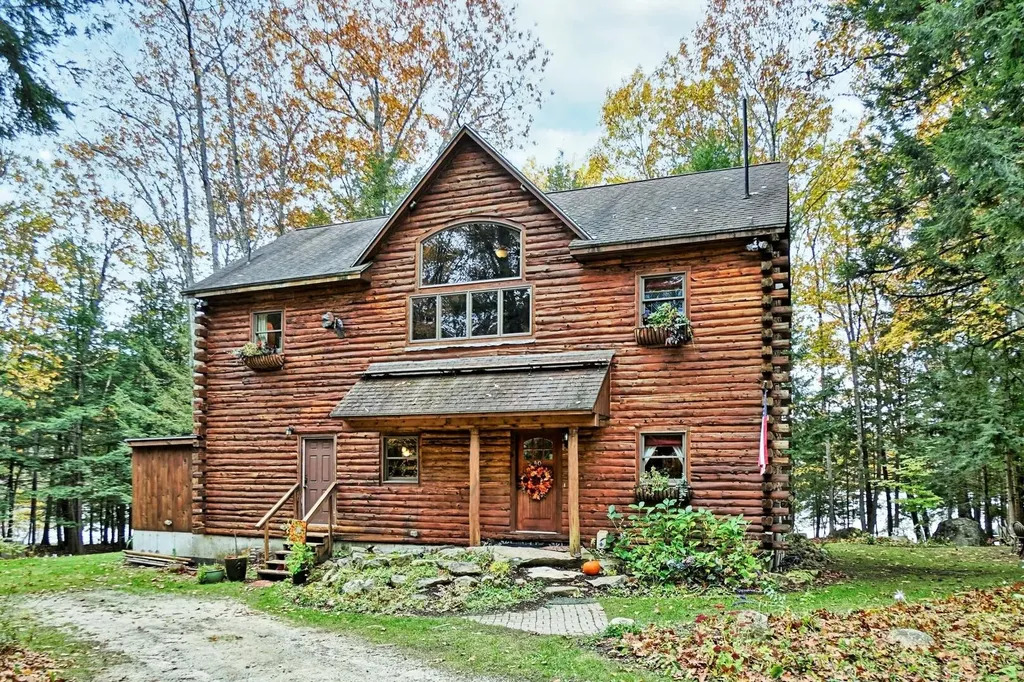 40 Hutchins Street Norway ME 04268