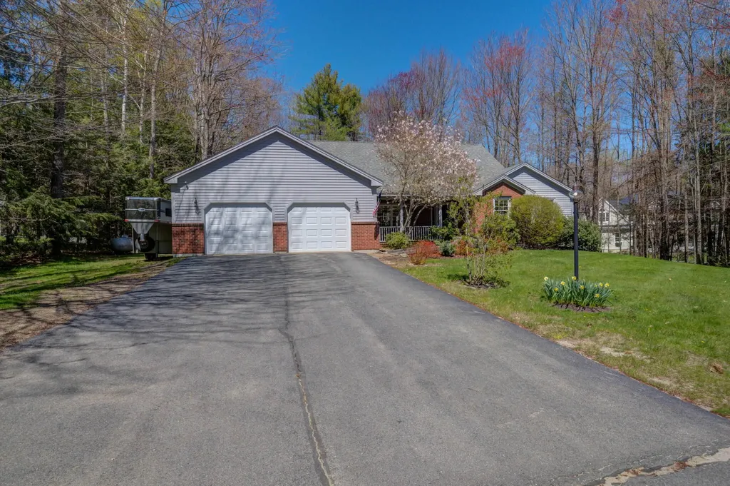 8 Terison Drive Falmouth ME 04105