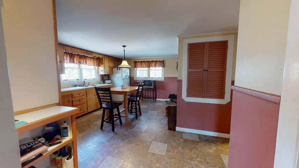 12 Gardner Road Orono ME 04473