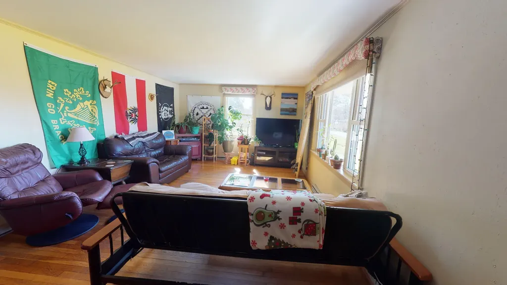 12 Gardner Road Orono ME 04473