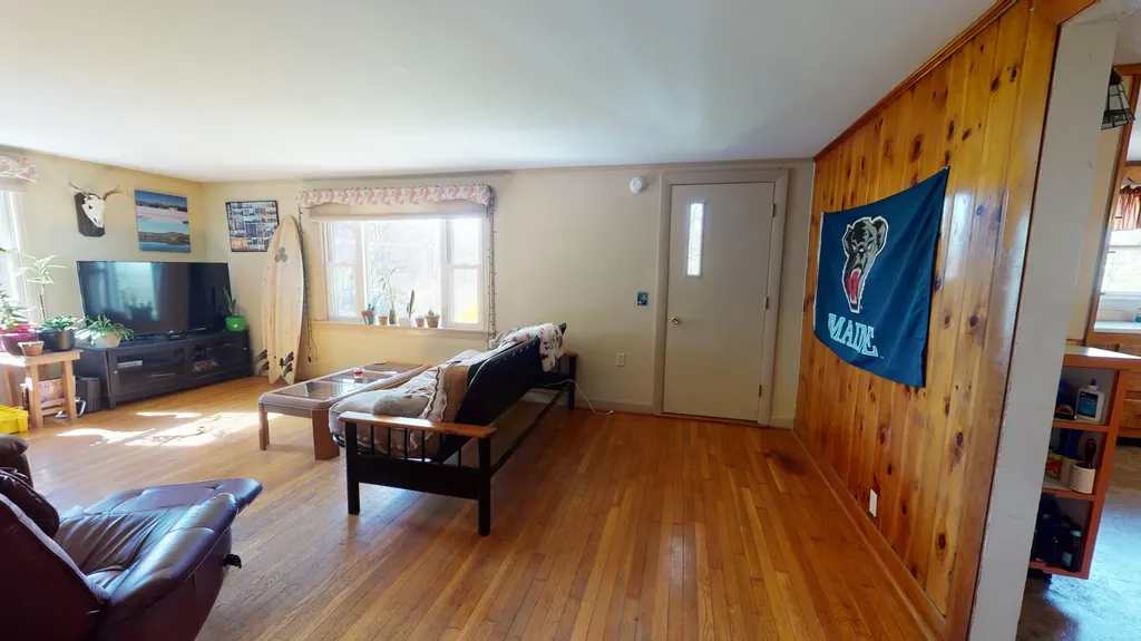 12 Gardner Road Orono ME 04473