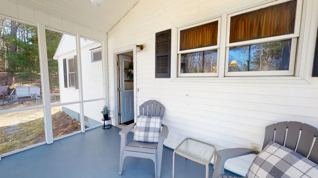 12 Gardner Road Orono ME 04473