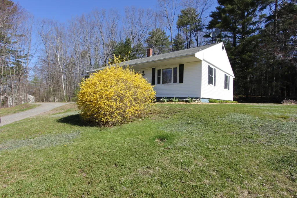 12 Gardner Road Orono ME 04473