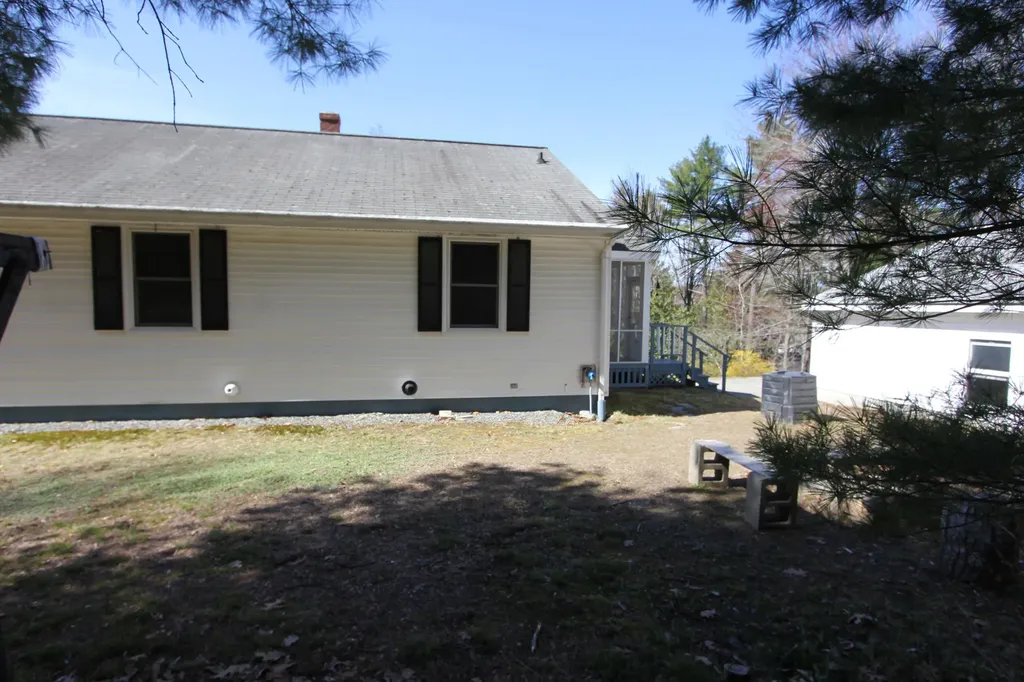 12 Gardner Road Orono ME 04473