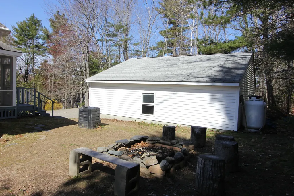 12 Gardner Road Orono ME 04473